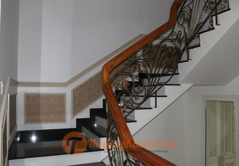 10 Mẫu Khung Tường Cầu Thang Bằng Phào Chỉ Hàn Quốc Tuyệt Đẹp